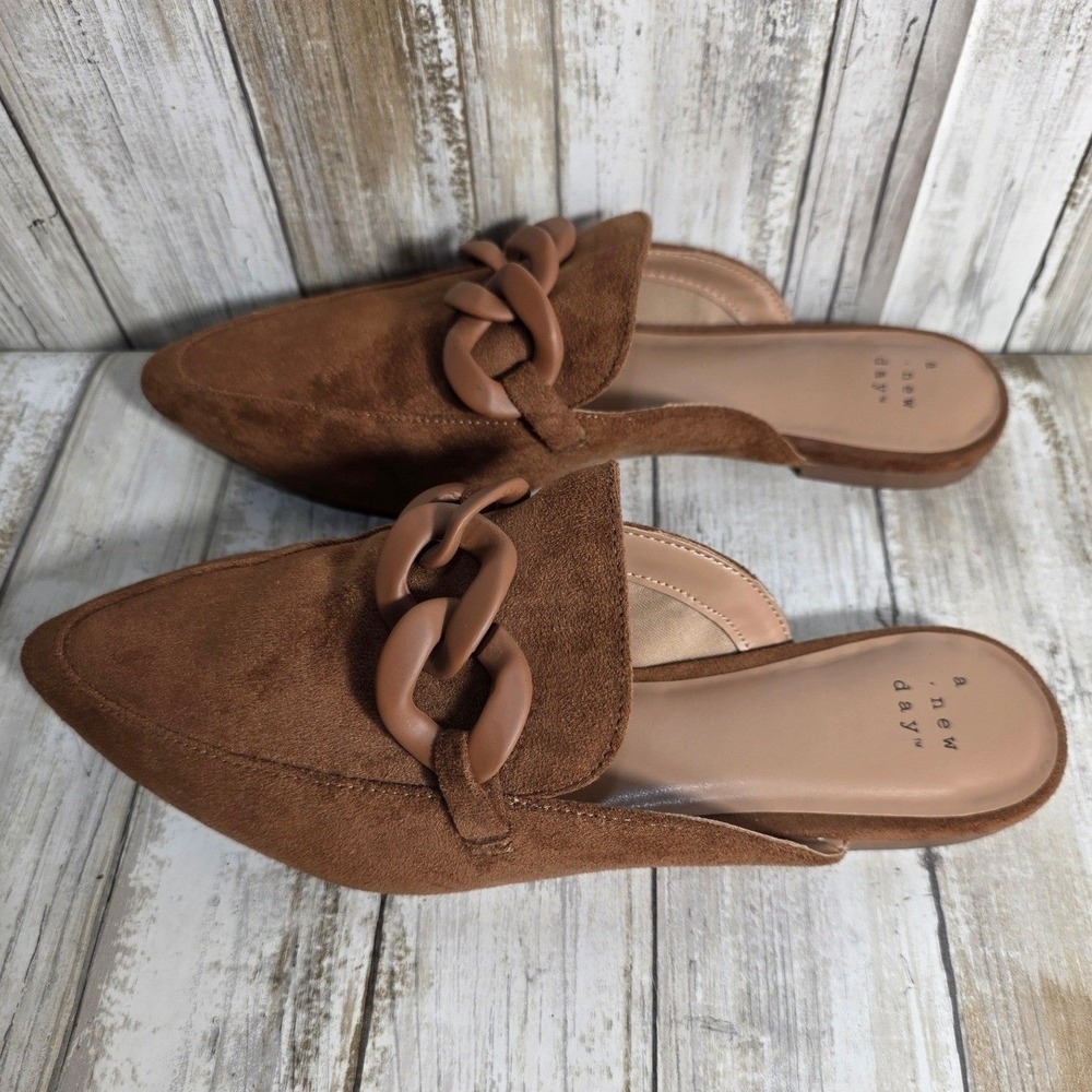 A New Day Womens Cognac Brown Faux Suede Pointed Toe Chain Link Mules Size 7 - Picture 5 of 8